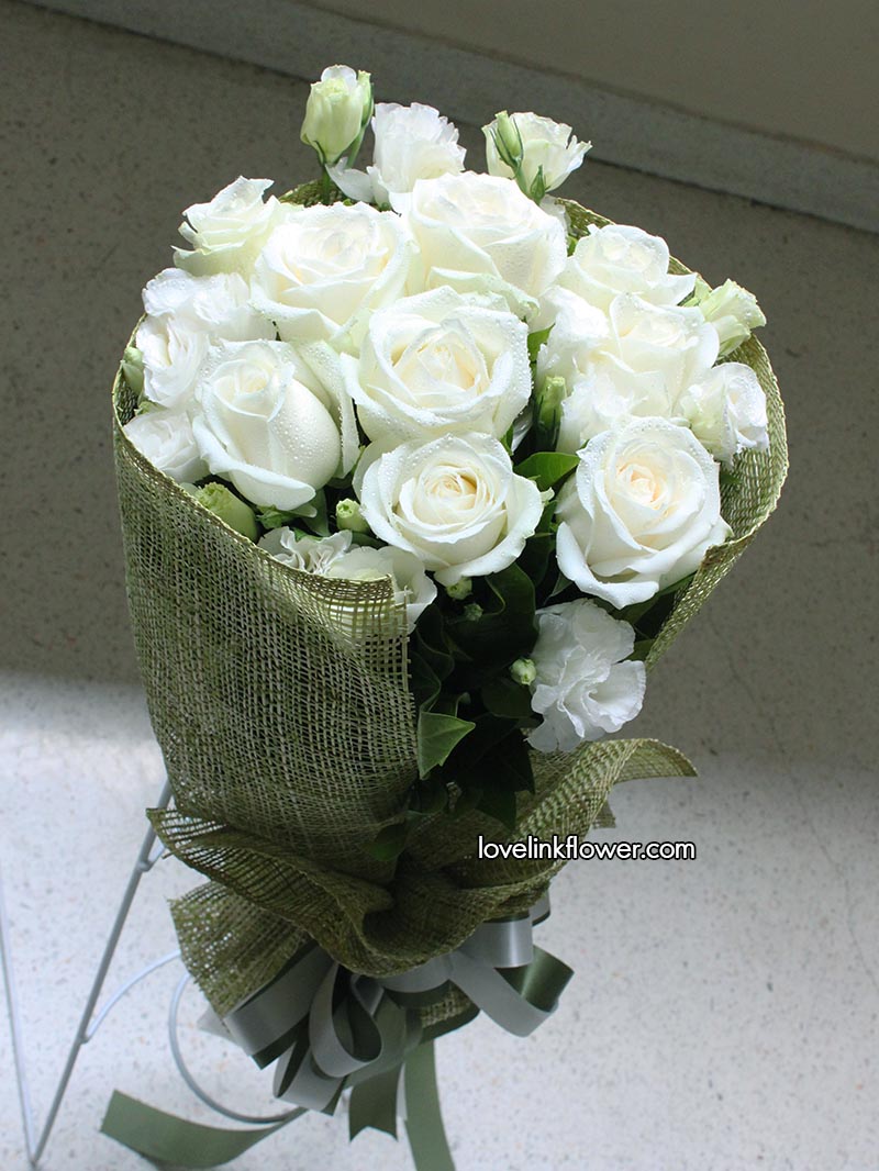 ช่อดอกกุหลาบขาว ที่สวยที่สุด ช่อดอกไม้ Bu 172  ช่อรักแท้บริสุทธิ์