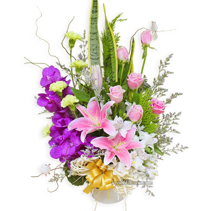 แจกันดอกไม้ทรงสูง สีชมพู จัดเป็นแจกันโทนสีหวาน แจกันดอกไม้ Va 87