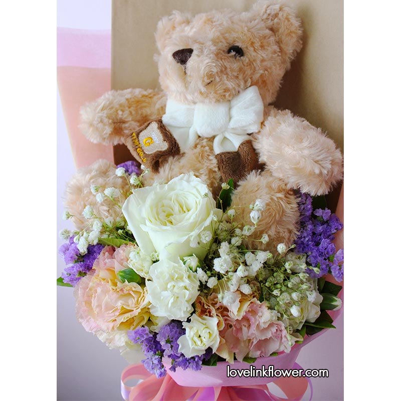 น้องหมีรักเธอคนเดียว ช่อดอกไม้และตุ๊กตา อยู่ในช่อดอกไม้ Bu 301 