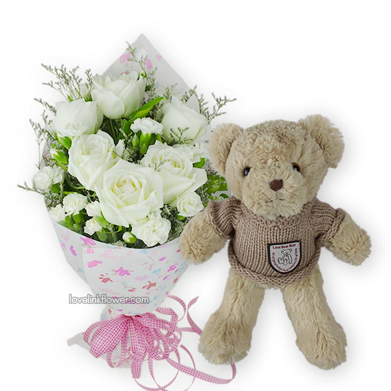 น้องหมีรักจริง ตุ๊กหมีใส่เสื้อ ช่อดอกไม้กุหลาบขาว Bu 305 