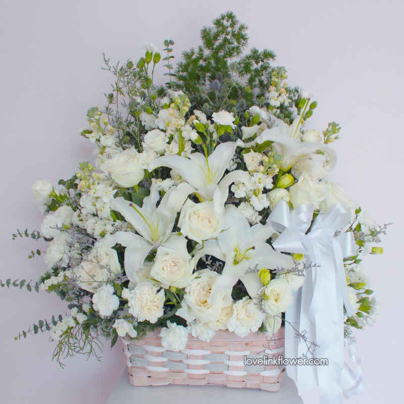 กระเช้าดอกไม้ โทนสีขาว