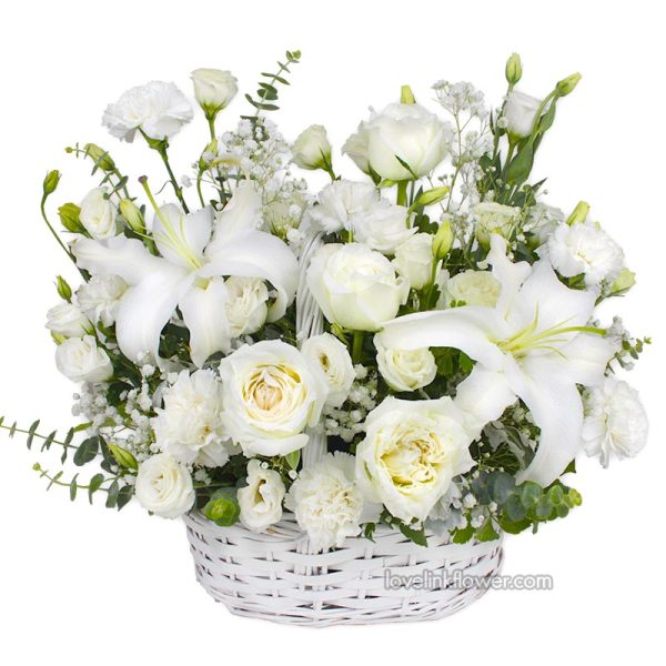 กระเช้าดอกไม้วันแม่สีขาว