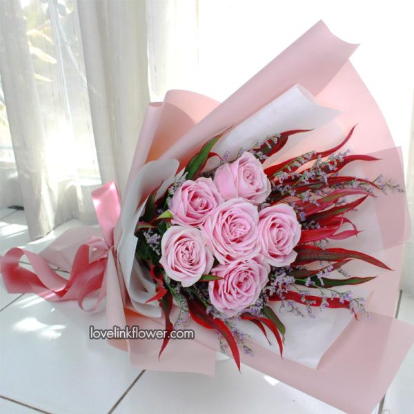ช่อดอกกุหลาบวาเลนไทน์สีชมพู สีหวาน