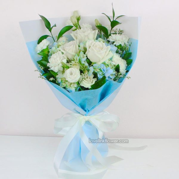 ช่อดอกไม้สีฟ้าขาว