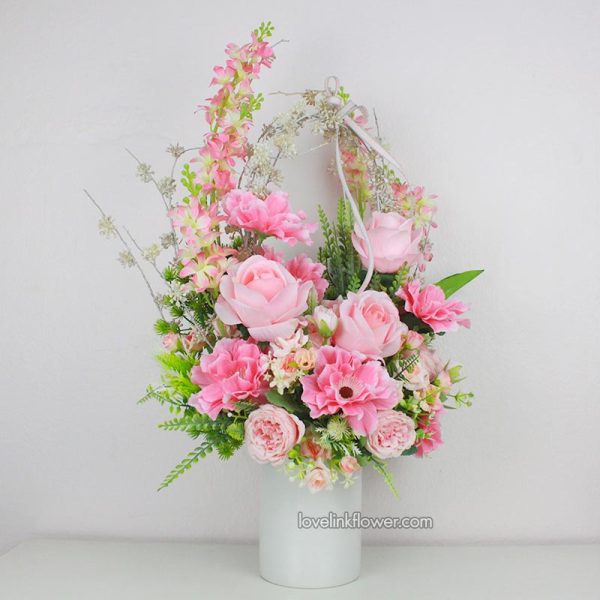 แจกันดอกไม้ประดิษฐ์สีชมพูหวาน